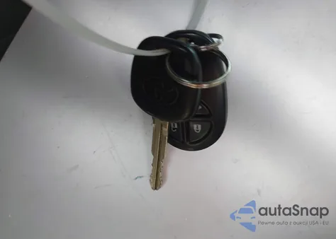 2012 Toyota Sienna Le V6 8 Passenger z USA, uszkodzony, nr VIN 5TDKK3DC6CS247811